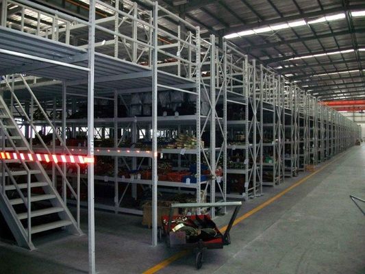comprar Sistema de pisos de entrepato de mezzanine. Maximice la capacidad de almacenamiento mediante la utilización del espacio vertical no utilizado Fabricación en línea