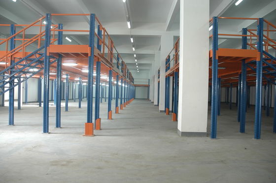 comprar Soluciones de mezaninas de acero de ingeniería para almacenamiento industrial y logística Fabricación en línea
