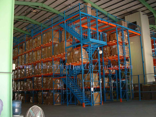 comprar Sistema de Warehouse de dos niveles de acero industrial de la escalera de los pisos de entresuelo Fabricación en línea