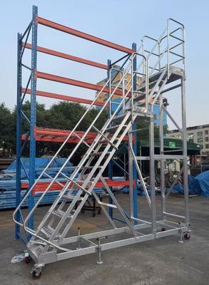 Escalera de aluminio ligera de 4 m de altura en dos niveles fácil de mover para el uso de estantes de almacenamiento